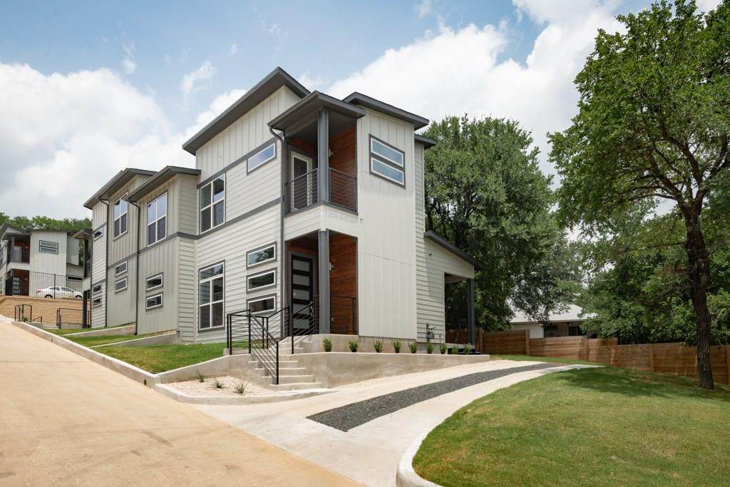 1126 Lott Ave - Photo 1