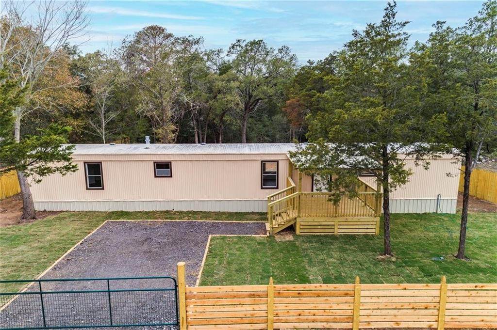 140 Twin Lakes Ln - Photo 1