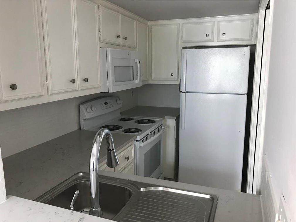 806 24th St - Photo 1