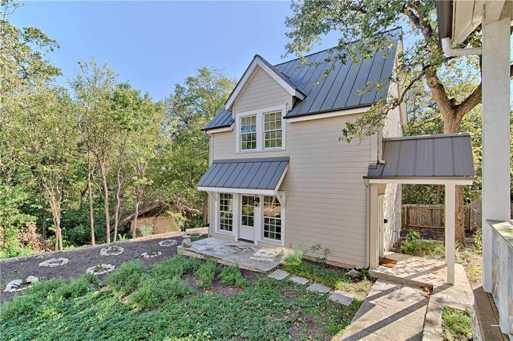1315 Meriden Ln - Photo 1