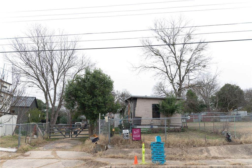 2105 Yellow Jacket Ln - Photo 1