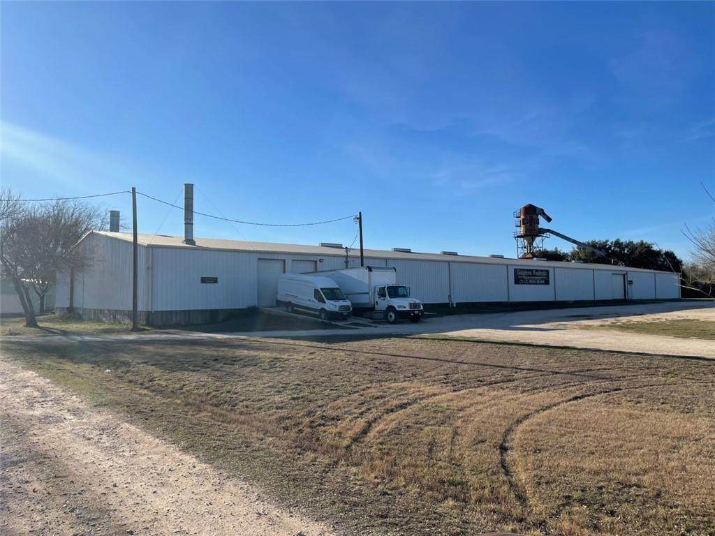 500 Wildflower Ln - Photo 1