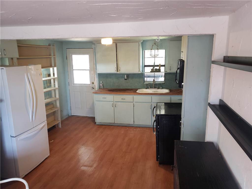 5006 Lott - Photo 1