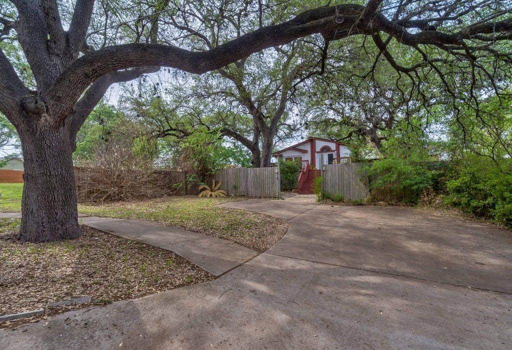 207 Dunlap St - Photo 1