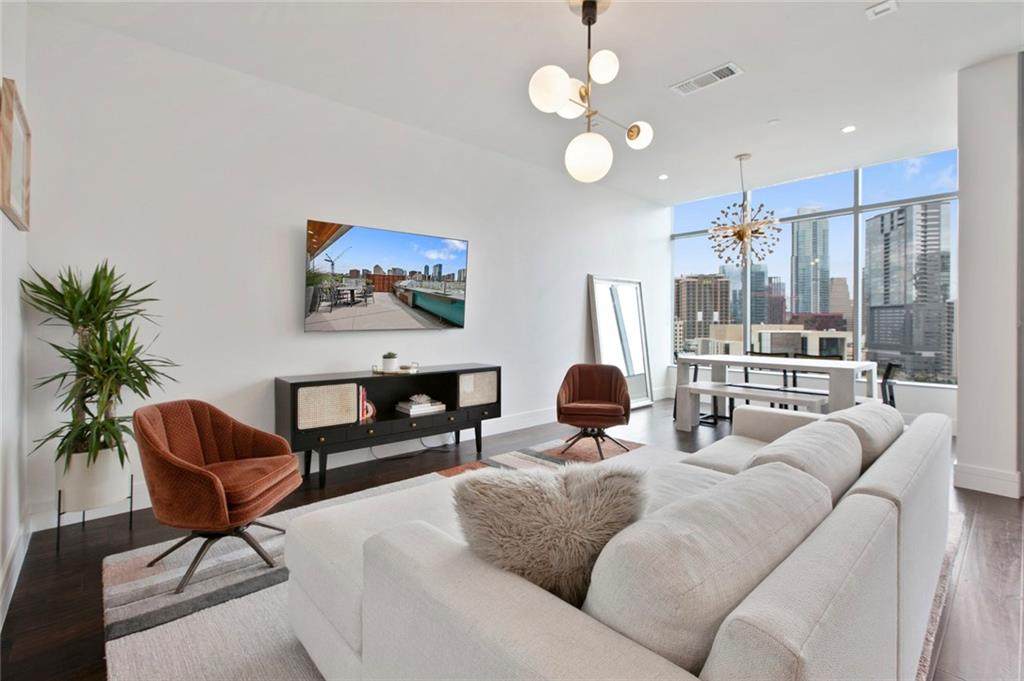 501 West Ave - Photo 1