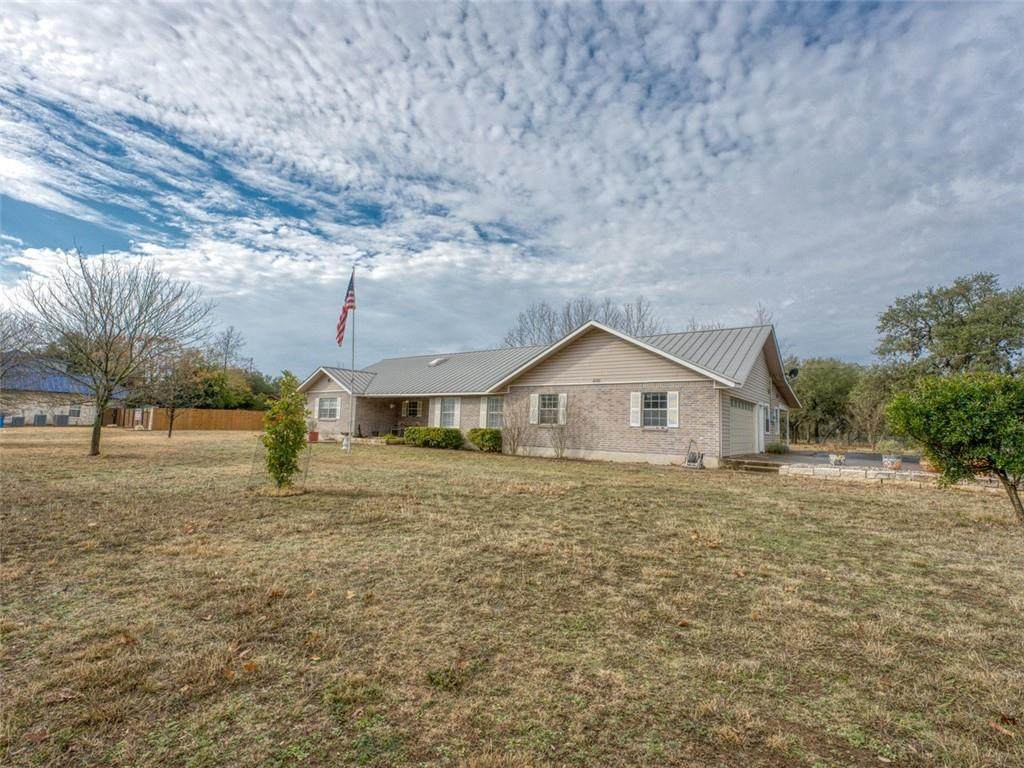 610 Liveoak Dr - Photo 1