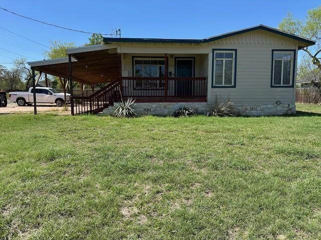 802 Magnolia Ln - Photo 1