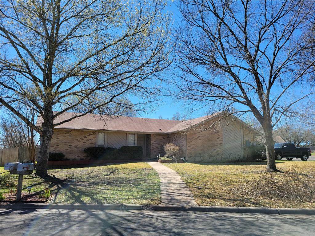 241 Silverstone Ln - Photo 1