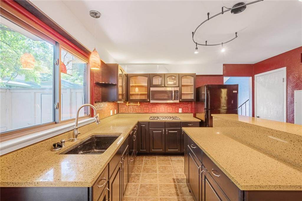 9515 Blue Creek Ln - Photo 1