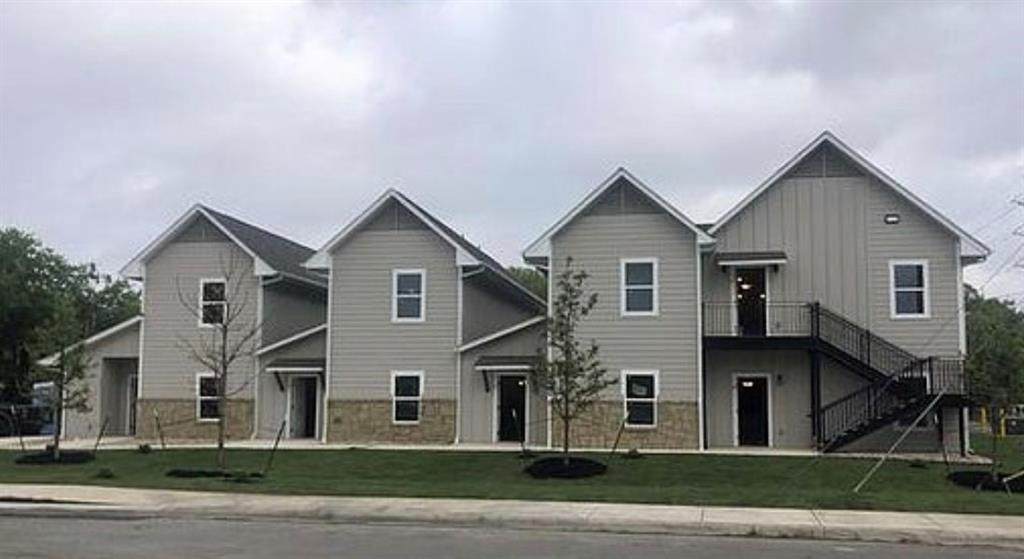 1070 Cedar St - Photo 1