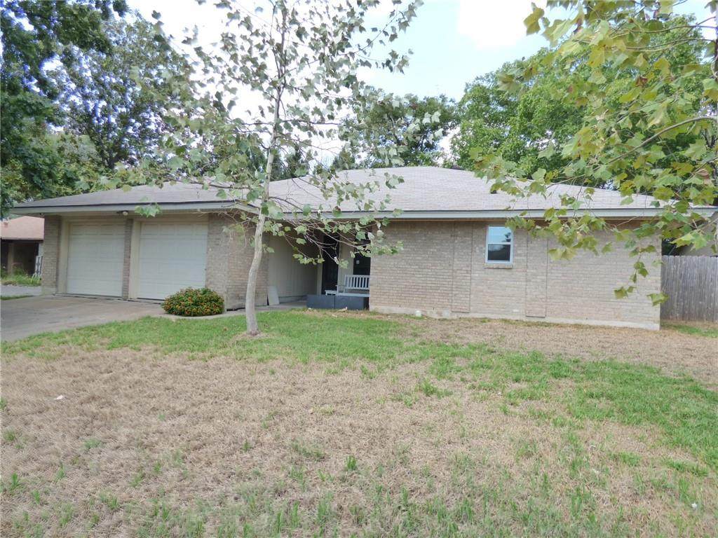 1441 Meadows Dr - Photo 1