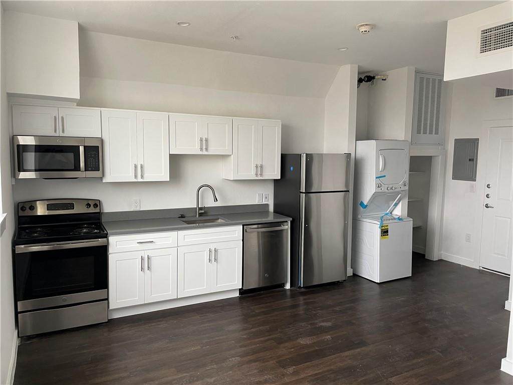 1010 26 St - Photo 1