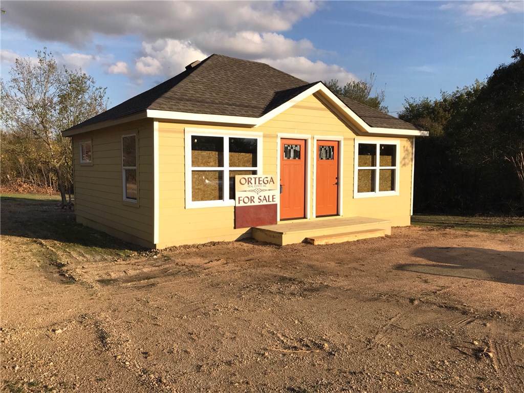 717 Main St - Photo 1