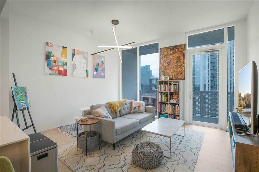 301 West Ave - Photo 1