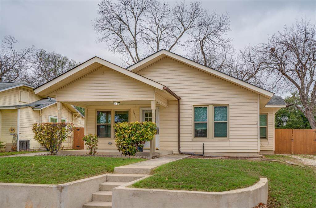 527 Curtiss Ave - Photo 1