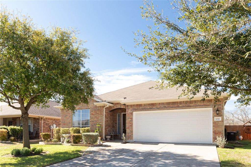 1016 Regency Ln - Photo 1