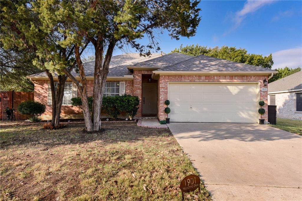 1901 Woodland Dr - Photo 1