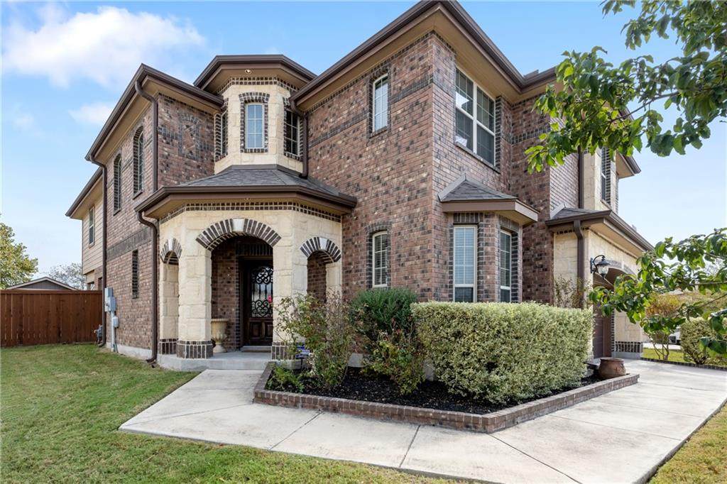 940 Easton Dr - Photo 1