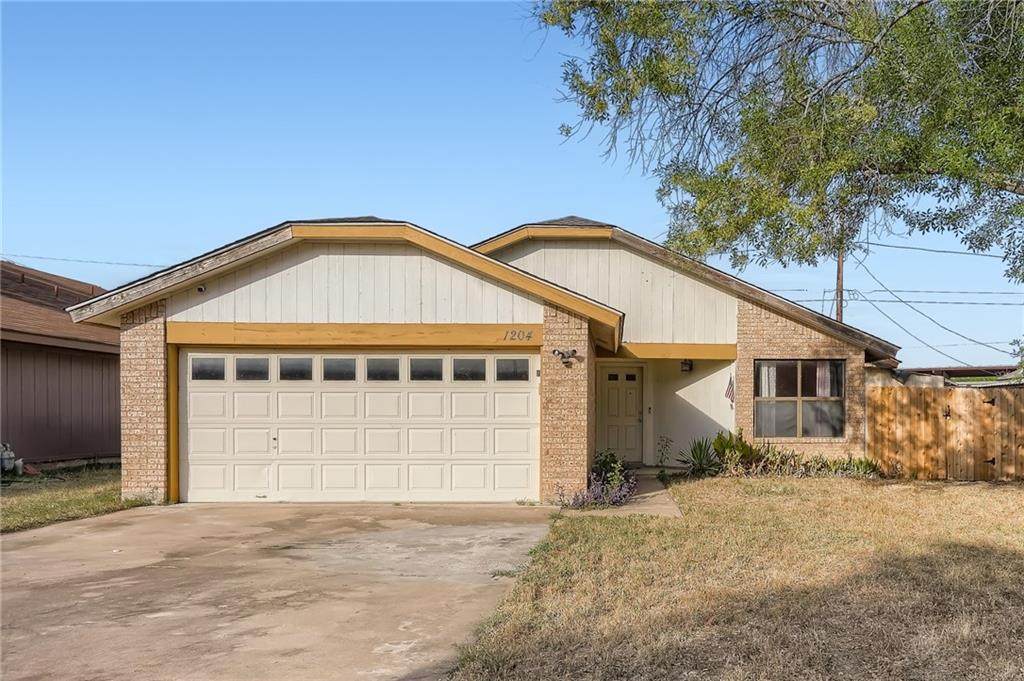 1204 Peachtree Valley Dr - Photo 1