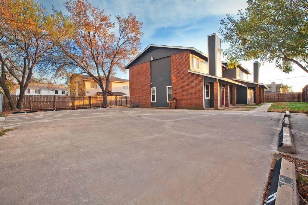 8401 Colony Loop Dr - Photo 1
