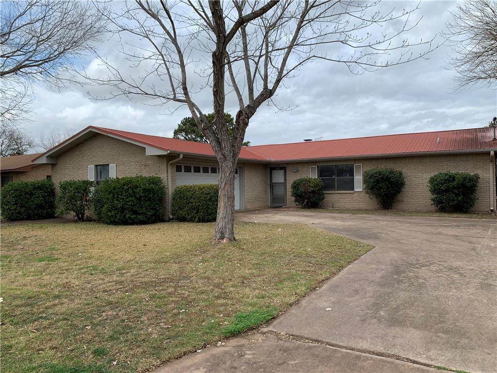 408 Magnolia St - Photo 1