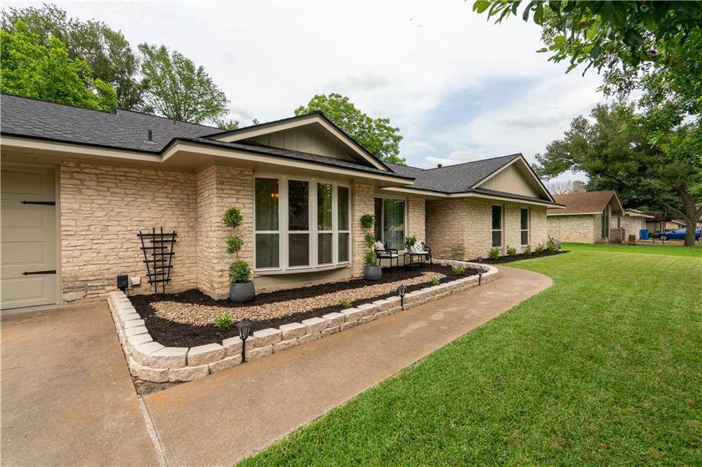 2700 Paula Ln - Photo 1