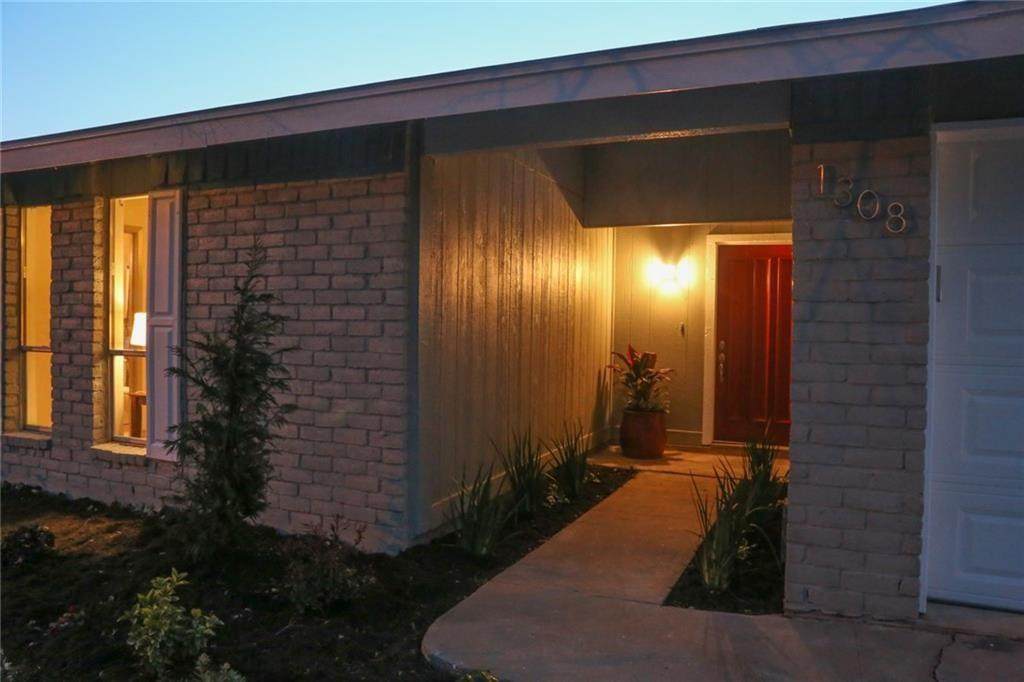 1308 Sagebrush Dr - Photo 1
