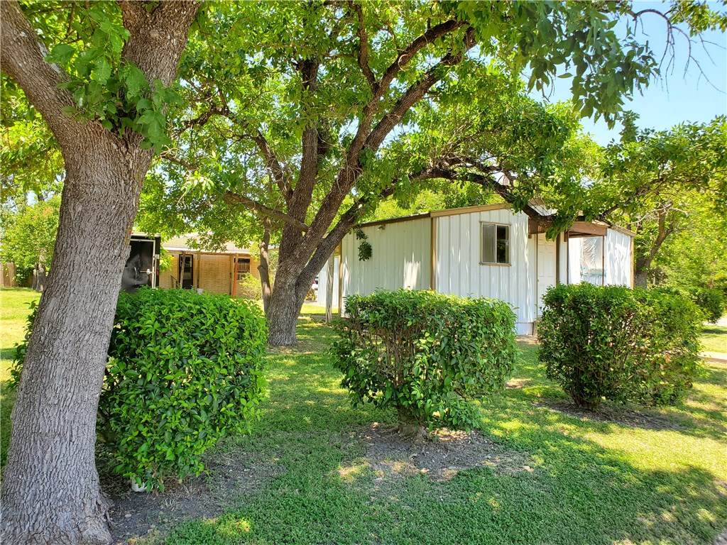 603 Pecan St - Photo 1