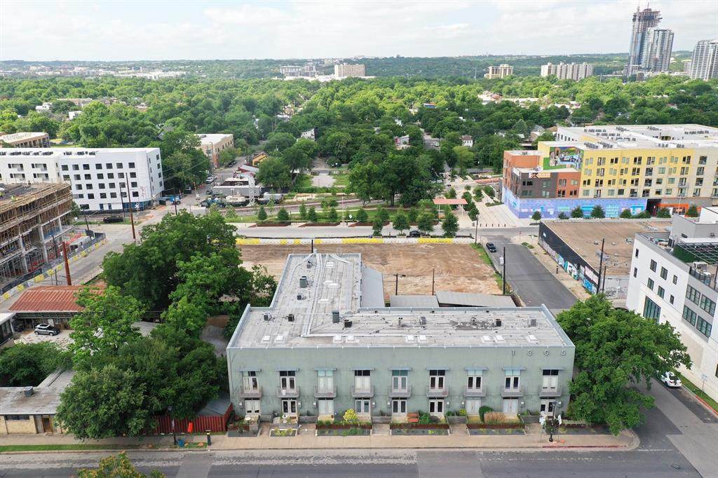 1305 6th St - Photo 1