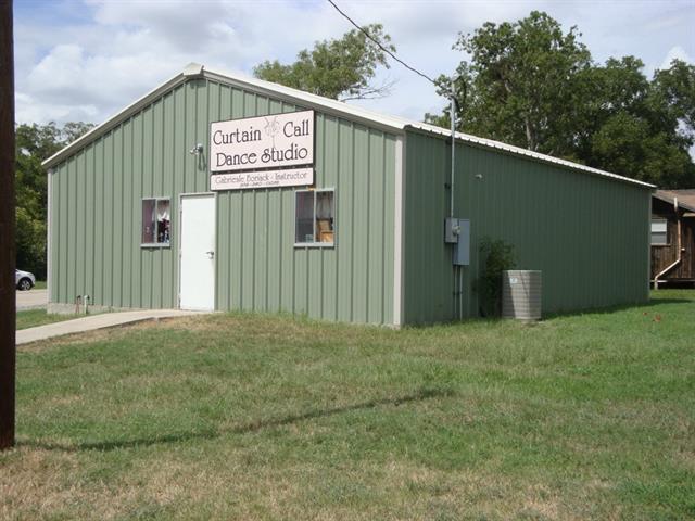 161 Industry St - Photo 1