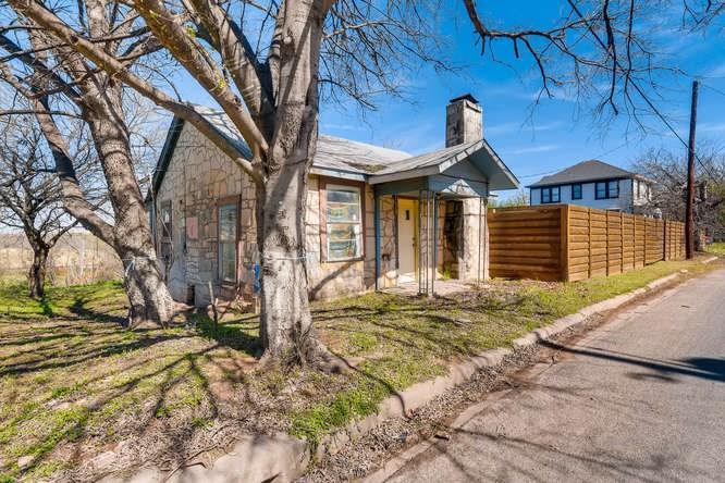 6600 Hergotz Ln - Photo 1
