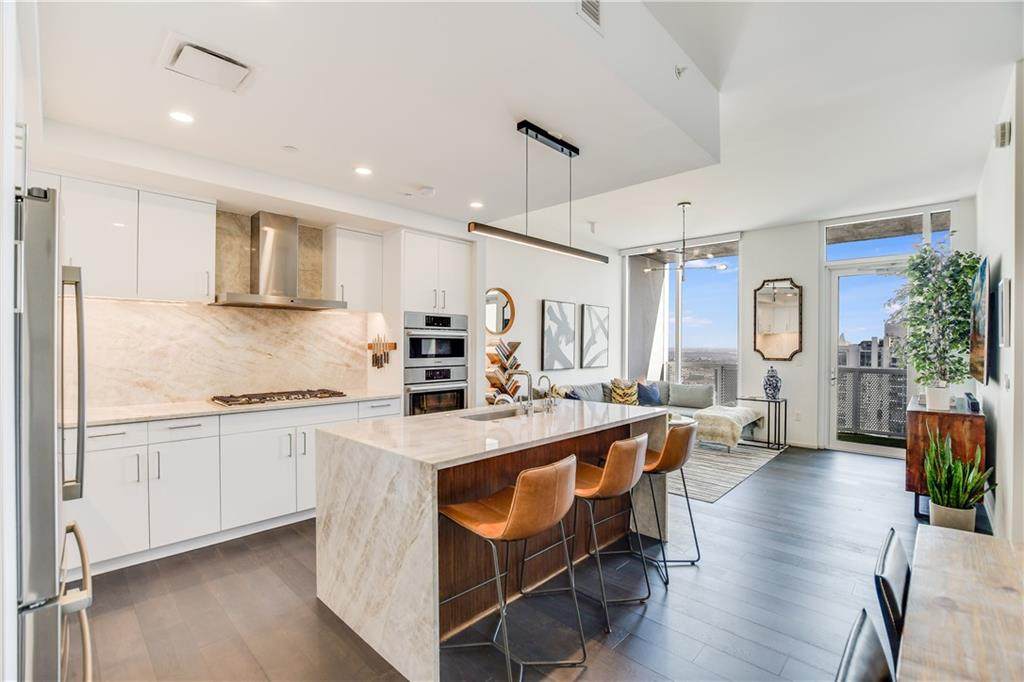 301 West Ave - Photo 1