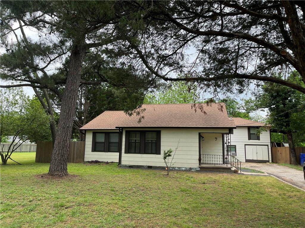 406 Lexington Rd - Photo 1