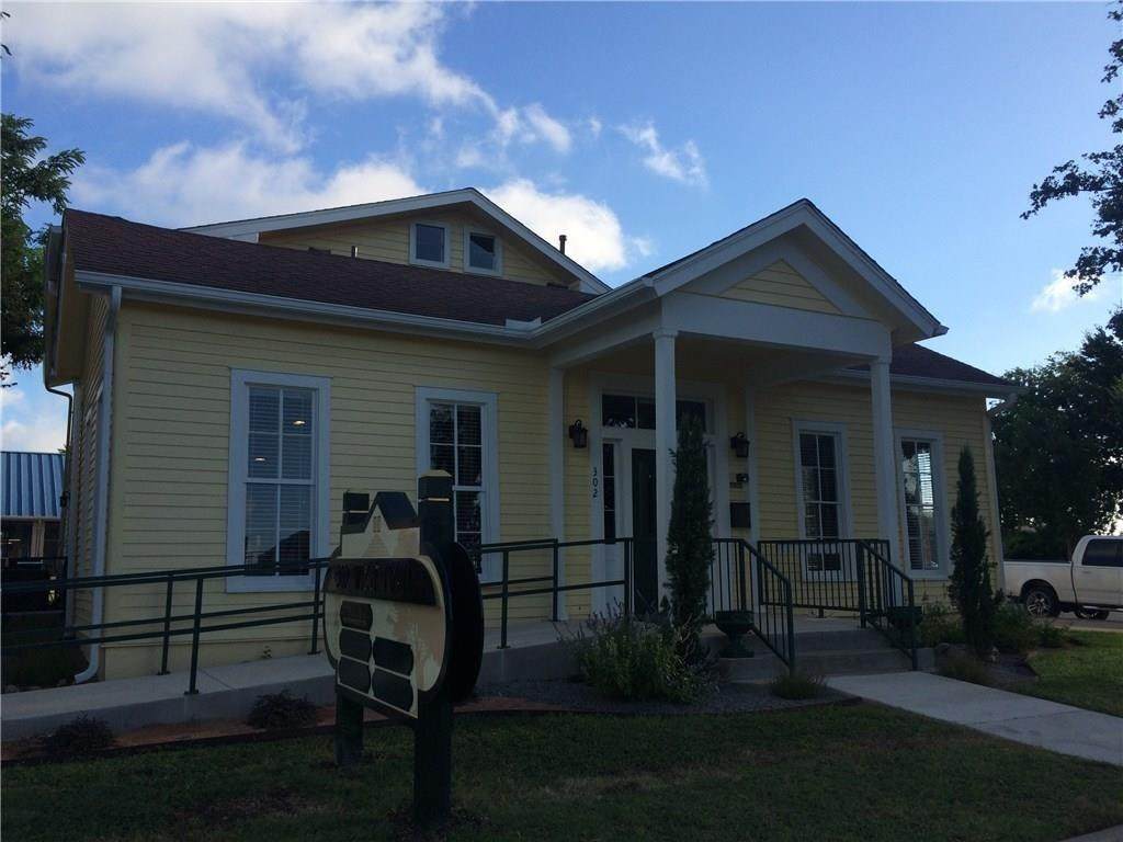 302 Main St - Photo 1