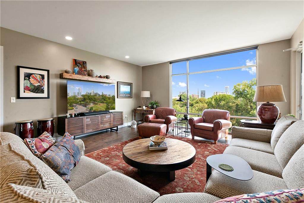 210 Lee Barton Dr - Photo 1