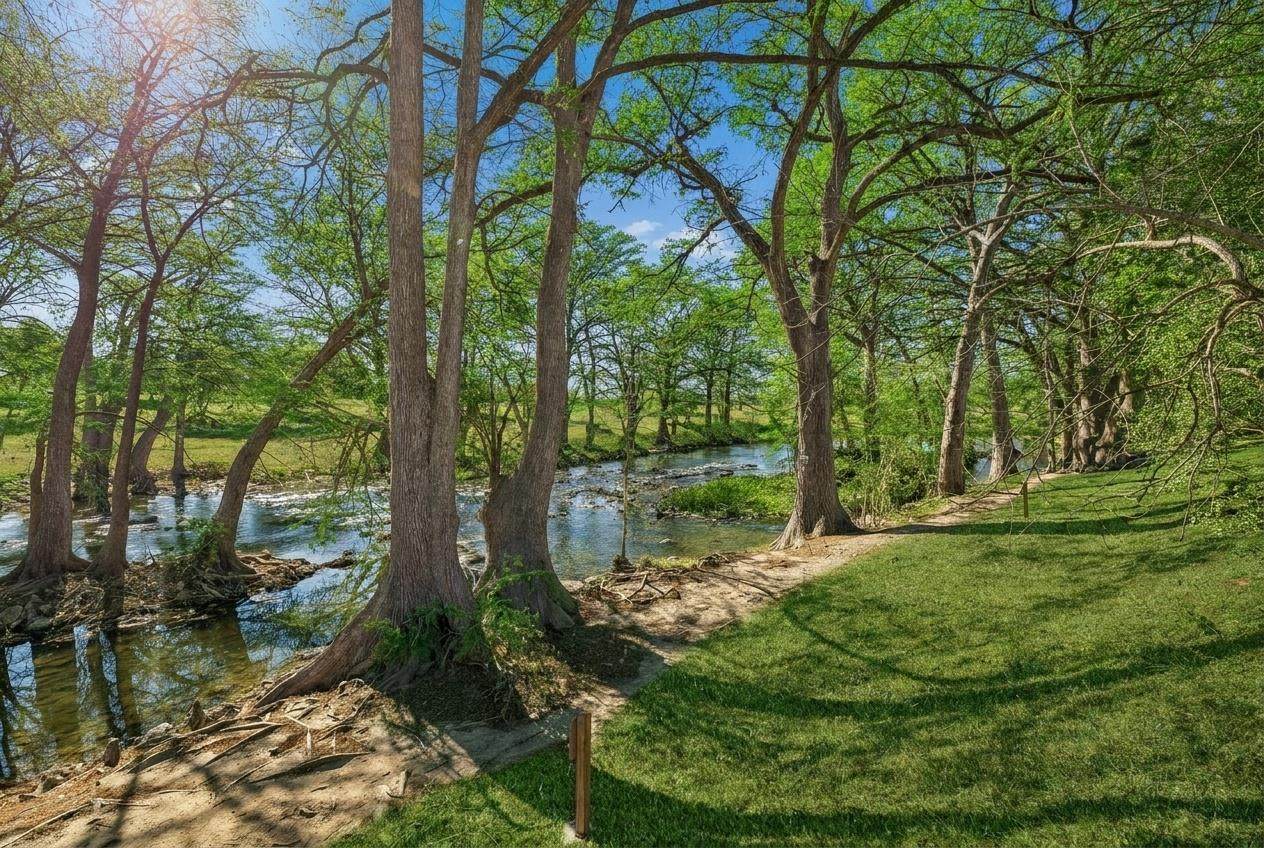 https://bt-photos.global.ssl.fastly.net/austin/orig_boomver_1_8503557-2.jpg