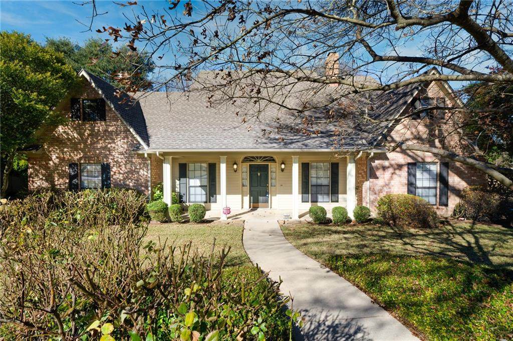 210 Twelve Oaks Dr - Photo 1