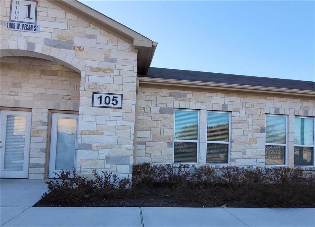 1009 Pecan St - Photo 1