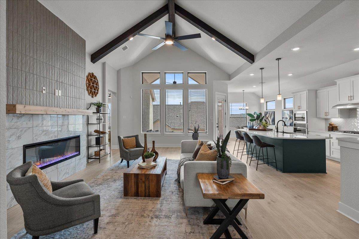 135 Kapok St - Photo 1