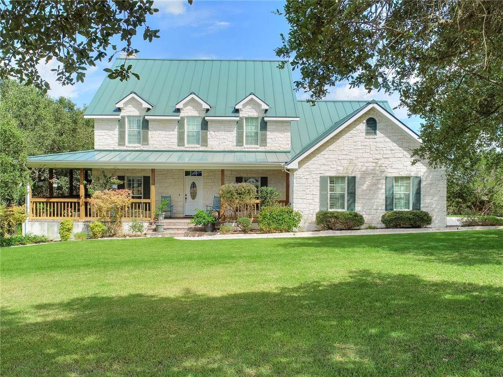 902 Shady Hollow - Photo 1