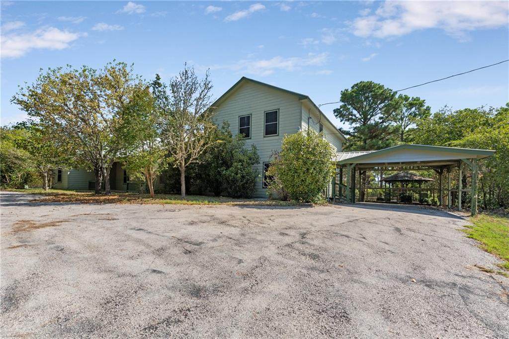 110 Keanahalululu Ln - Photo 1