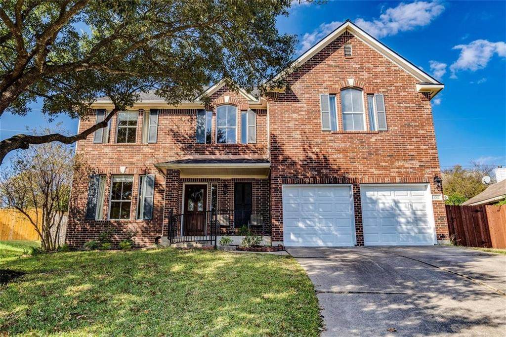 3702 Hawk Ridge St - Photo 1