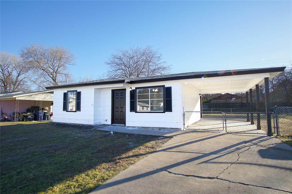 805 Curry Ave - Photo 1