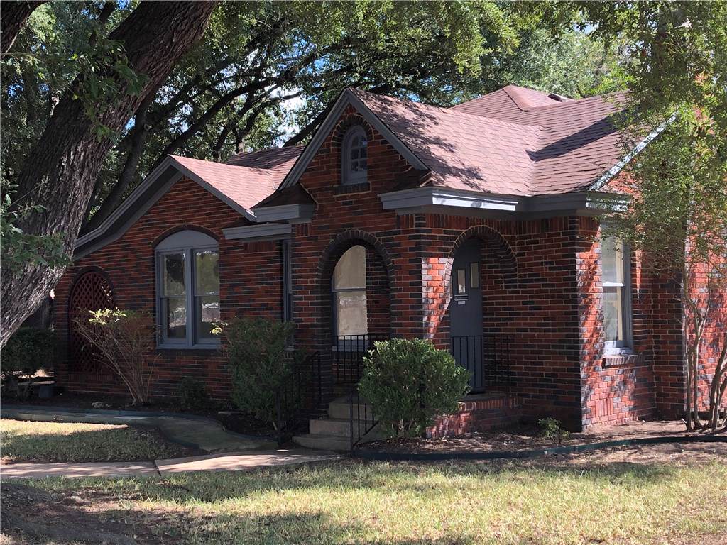 930 Pierce St - Photo 1