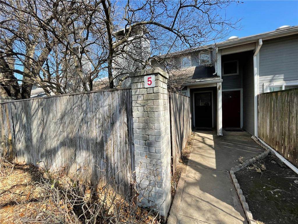 1010 Rundberg Ln - Photo 1