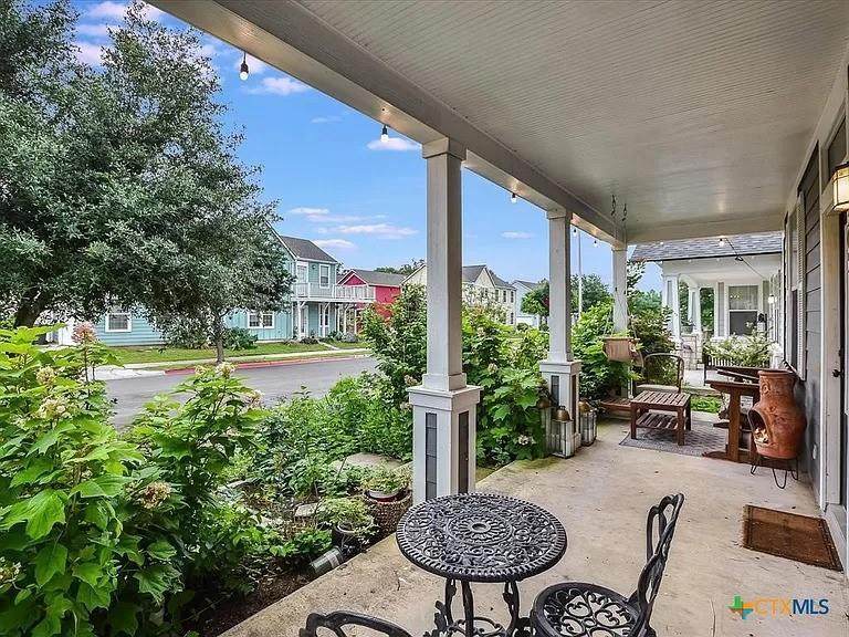 305 Trestle Tree St - Photo 1