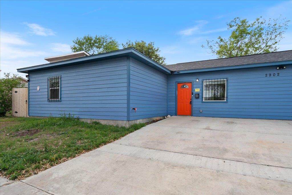 2902 Laredo St - Photo 1