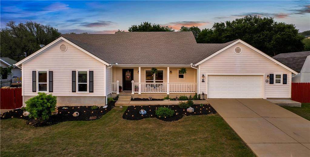 203 Dunkeld Dr - Photo 1