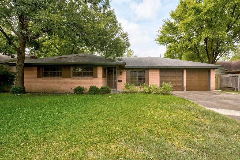 2005 Belford Dr - Photo 1