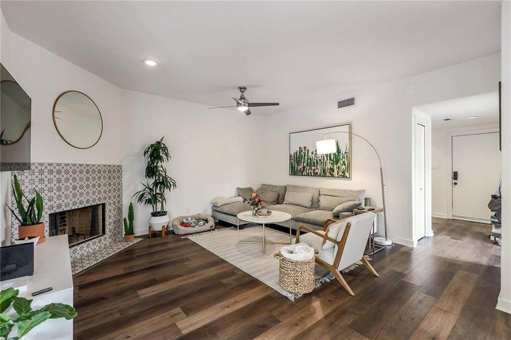 606 West Lynn St - Photo 1